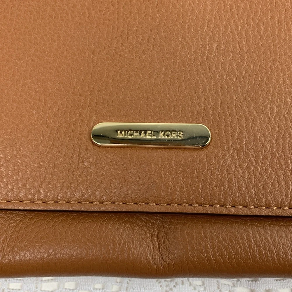 Michael Kors Leather Slim Shoulder handbag purse Brown Gold trim Lined Pockets